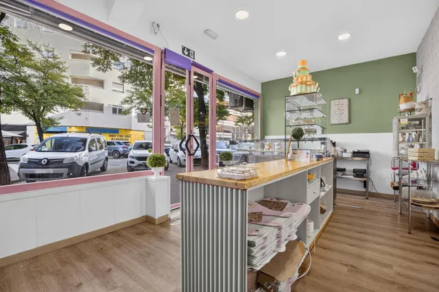 LOCAL COMERCIAL EN CALLE AMADOR DE LOS RÍOS – EXCELENTE UBICACIÓN Y POTENCIAL DE INVERSIÓN — 10