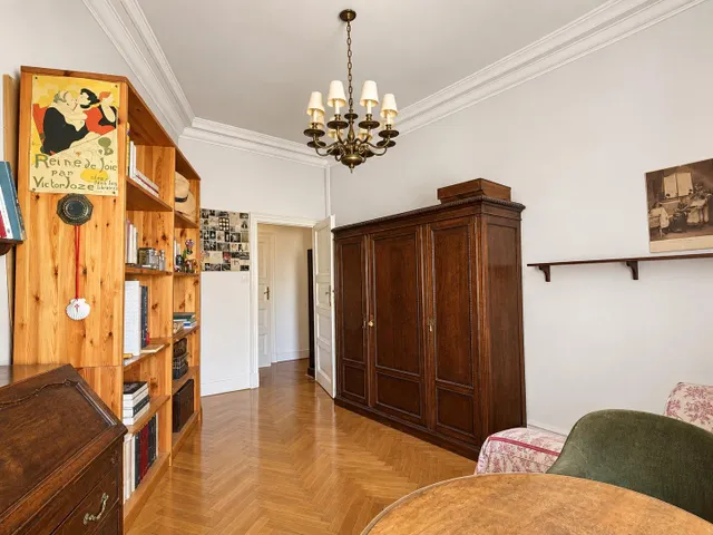 Vivienda clásica de 4 dormitorios con vistas a jardín en el barrio de Castellana — 24