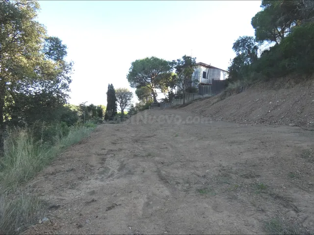 CALONGE: Parcela de 883 m2. Urbanización Mas Pere. La mas nu - foto 2