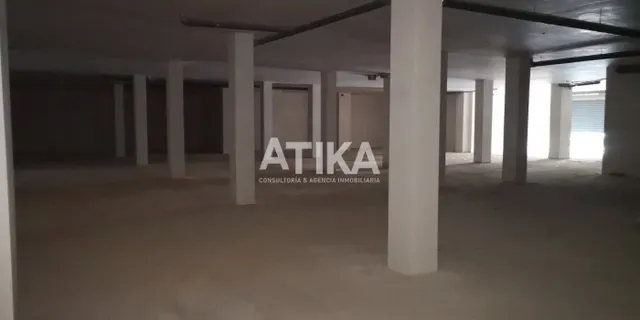 LOCAL COMERCIAL EN ALQUILER CON SALIDA DE HUMOS. — 13