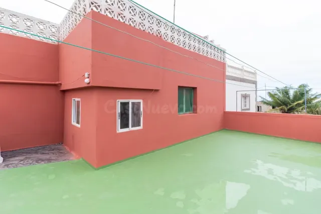 Casa terrera con garaje, jardín y vivienda superior independ - foto 4