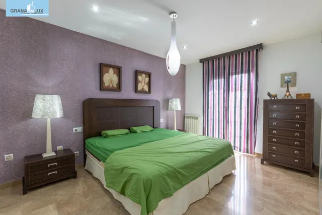 Adosada con 4 dormitorios, amplias terrazas y vistas a Granada y sierra nevada — 20