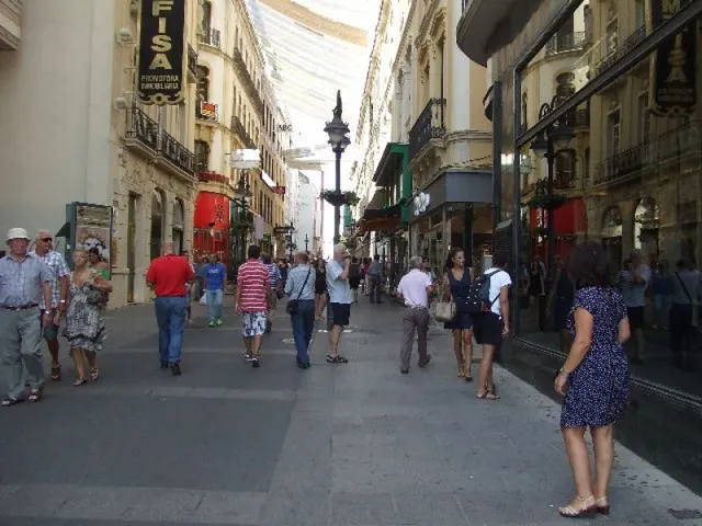 LOCAL EN PLENO CENTRO DE CORDOBA CAPITAL — 13