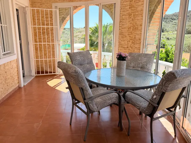 Un chalet totalmente reformado con vistas a la montaña — 50
