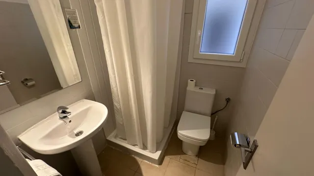 HOSTAL EN 1º LINEA DE MAR — 30