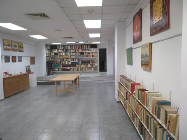 Amplio Local Comercial en el Corazón de Gandía — 2
