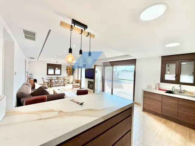 CHALET EN UNA PLANTA EN LA URBANIZACIÓN LOS GIRASOLES — 29