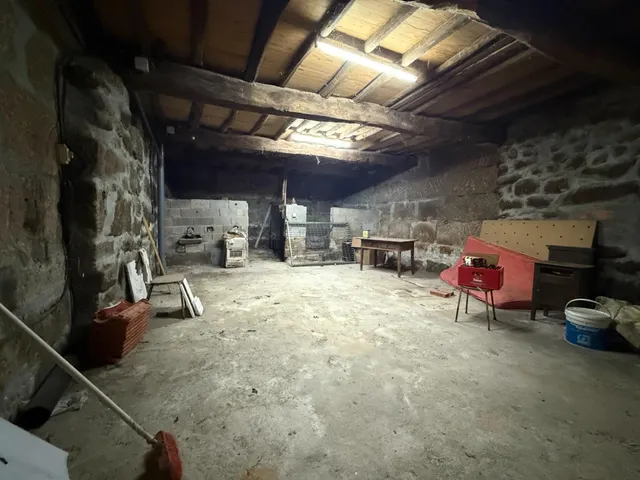 SE VENDE CASA CON PARCELA EN SANDIAS. — 48