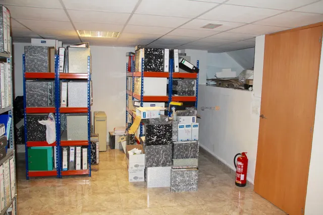 Dos locales comerciales en el centro de Benidorm — 36