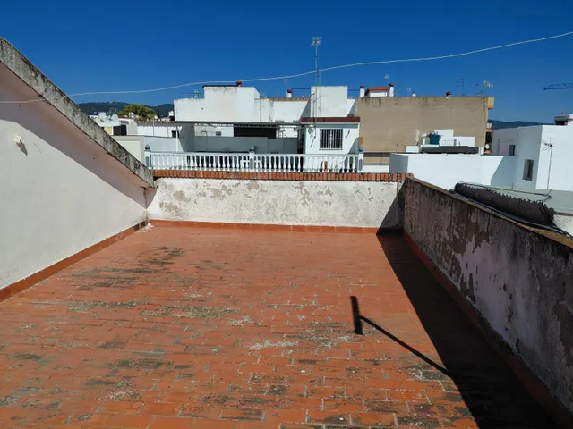 ✨ ¡Gran casa con cochera cerrada , llena de posibilidades! — 43