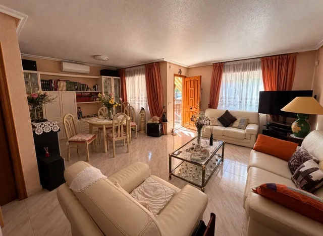 CHALET ADOSADO EN TORRE DE HORADADA — 8
