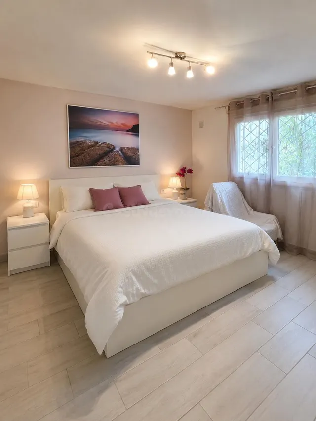 Acogedor apartamento de 65 m2 con 2 dormitorios y piscina co