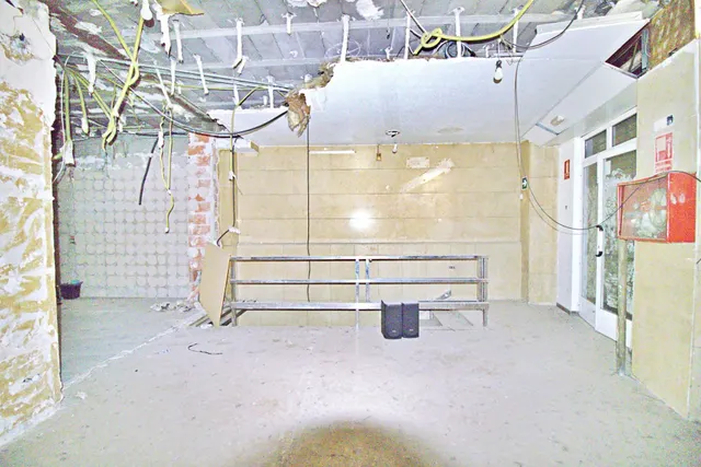 SE VENDE GRAN LOCAL MUY CÉNTRICO TODO ESQUINA — 6