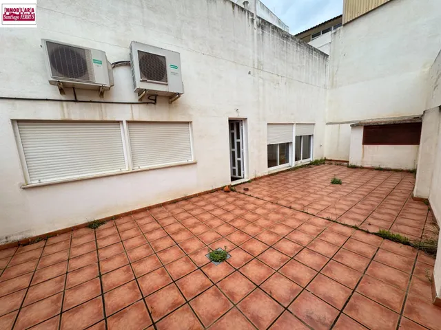 VENTA  DE LOCAL COMERCIAL EN BENIFAIO (VALENCIA) — 3