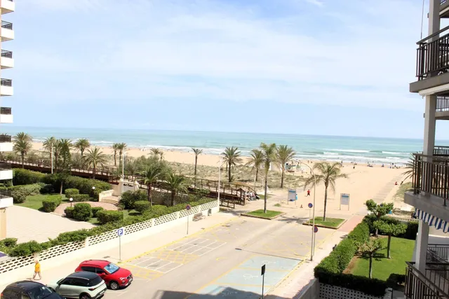 PLAYA GANDIA- PRIMERA LINEA PLAYA APARTAMENTO | Despierta frente al mar — 2