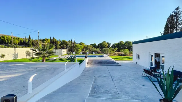 Chalet de lujo en venta en Benidorm: 6 dormitorios y 4 baños dividido en 2 casas independientes — 41