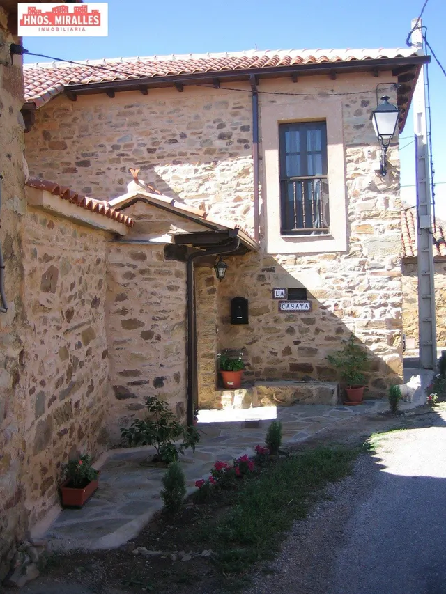 SE  VENDE CASA TIPICA MARAGATA INDEPENDIENTE EN EL CAMINO DE SANTIAGO — 9