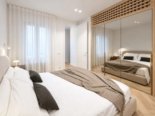 VIVIENDA DE LUJO CON DISEÑO EXCLUSIVO Y BALCONES EN LISTA — 27
