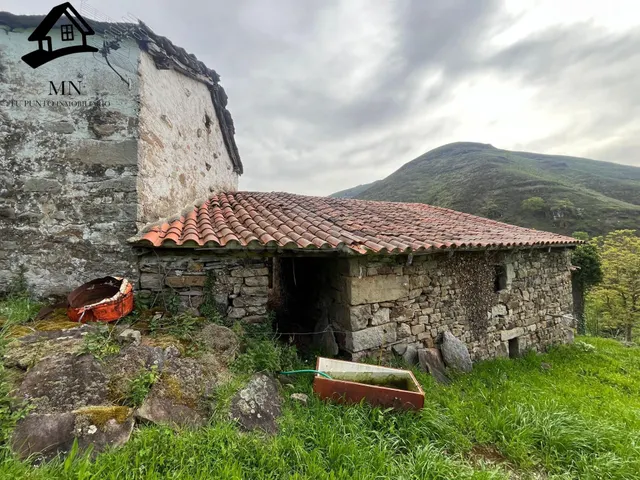 Casa de Piedra con Terrenos – Privacidad Total en Luena - foto 2