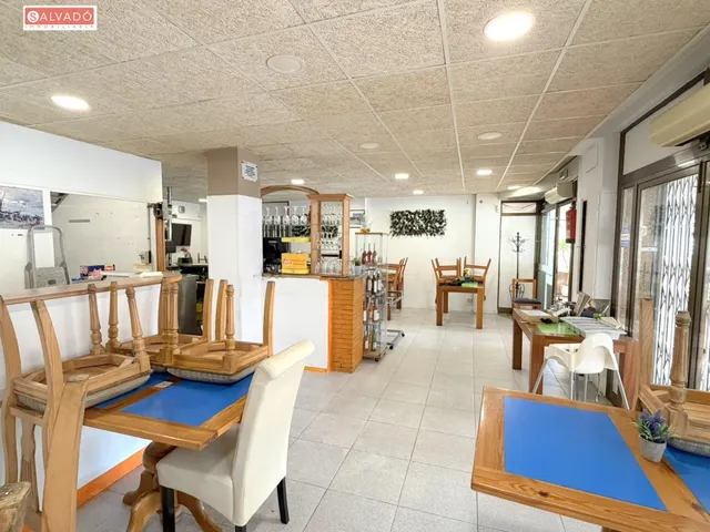 ¡local comercial en venta a 100 m del mar con amplia terraza y salida de humos! — 13