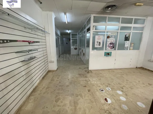 Local comercial 150m² en alquiler - Ensanche-Franciscanos