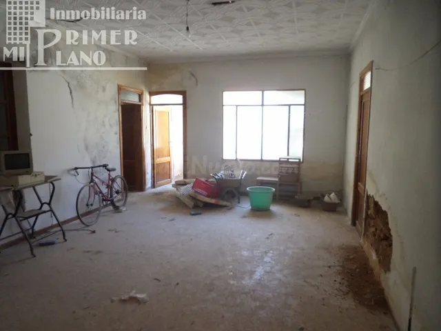 Se vende casa-solar en pleno centro de Tomelloso con 390m2 d - foto 2