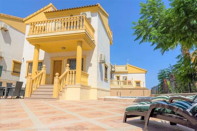 Villa 3 habitaciones en venta - Las Filipinas - foto 2