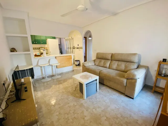 Apartamento de 2 dormitorios con terraza y piscina en El Edén, Guardamar del Segura — 4