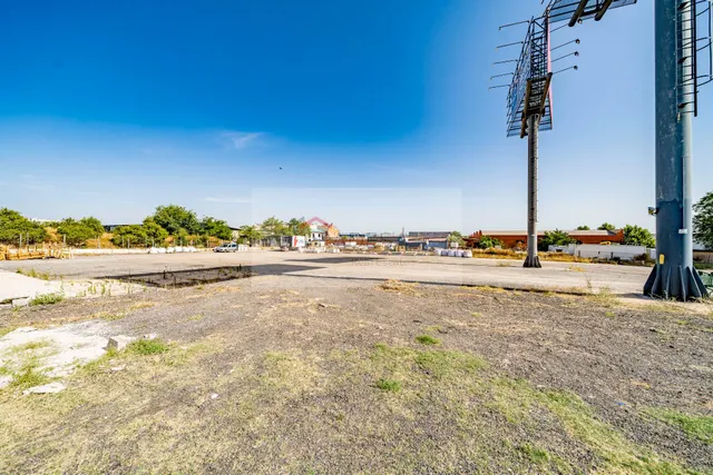 Terreno barajas 6.460m2 - suelo terciario - industrial -hospedaje — 5