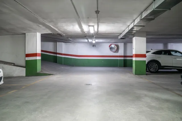 Se vende plaza de garaje en Parque Lagos cerca de Carrefour — 13
