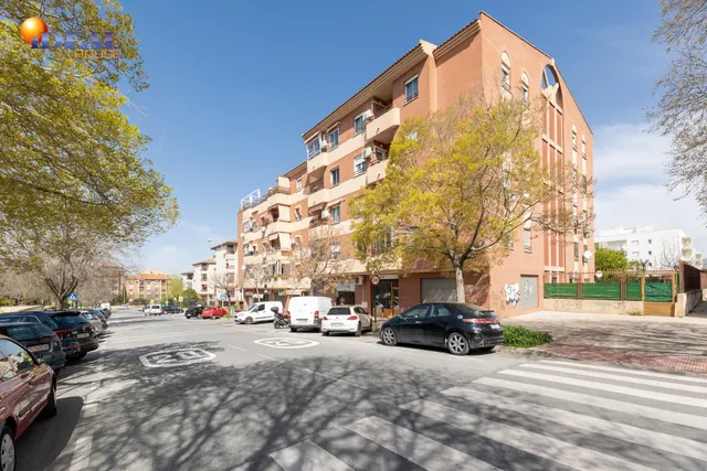 Invierte en tu negocio con este Local comercial en Parque Nueva Granada — 15