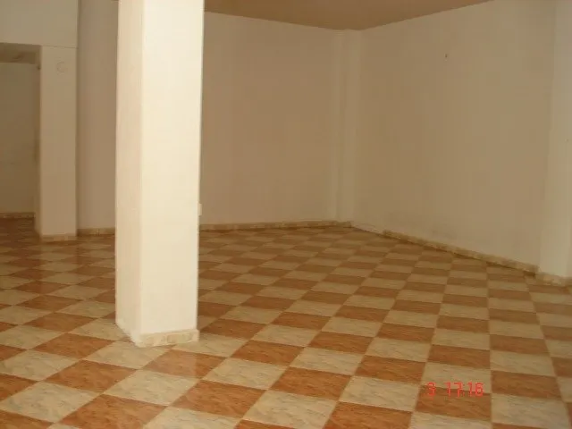 LOCALES COMERCIALES EN ZONA DE SERVICIOS TOTALMENTE ACONDICIONADOS — 6