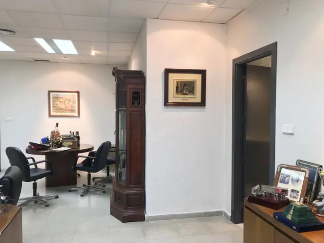 Entresuelo Comercial en Polígono de Carrús — 8
