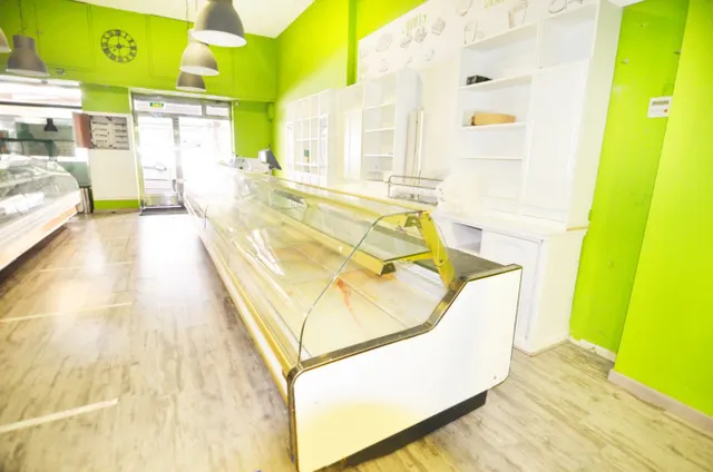 Urbis te ofrece un local comercial en venta en zona Centro, Salamanca. — 3