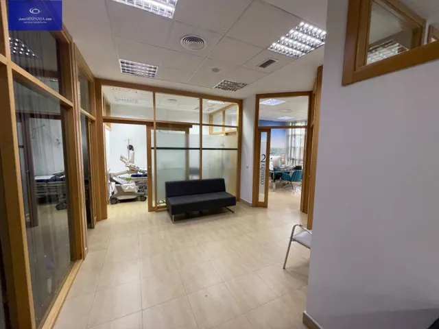 Se alquila local ideal para centro de salud. — 19