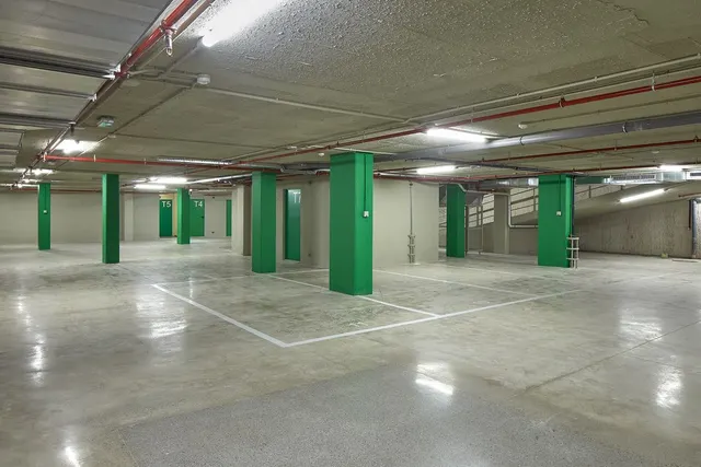 Parking de moto 2m² en alquiler - Eixample — 9