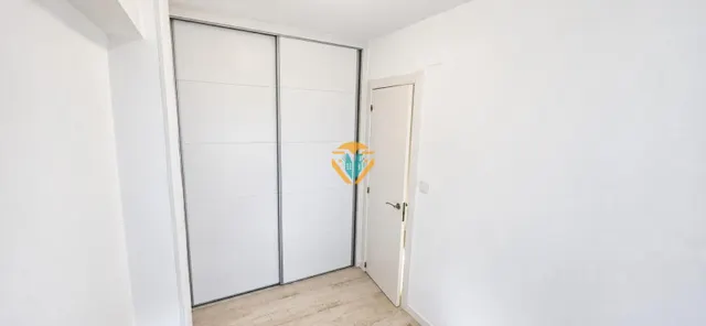 Moderno Piso Reformado en el Corazón del Rincon de Loix, Benidorm — 13