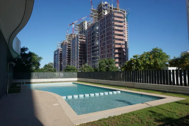 ESTRENA ESTA ESPECTACULAR VIVIENDA CON PISCINA DE 2 habitaci - foto 2
