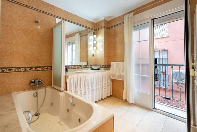 UNA CASA CON ALMA EN EL CORAZÓN DE ALMERÍA: 278 m2 Y DOS TERRAZAS PARA DISFRUTAR — 27