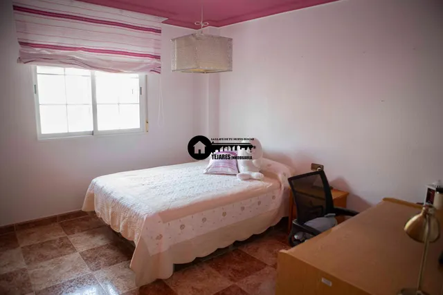 Se vende edificio completo de tres plantas  con garaje, patios privados y solárium — 41
