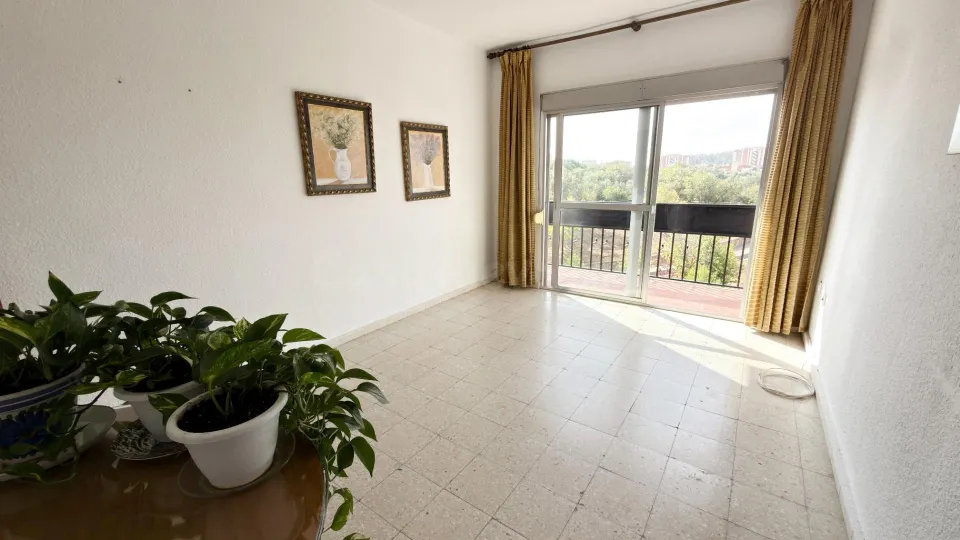 LUMINOSO PISO EN VENTA EN LA ORDEN (HUELVA)