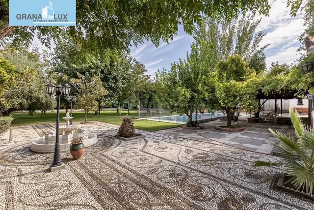 Espectacular Chalet en Ogijares - Ideal para Familias — 5