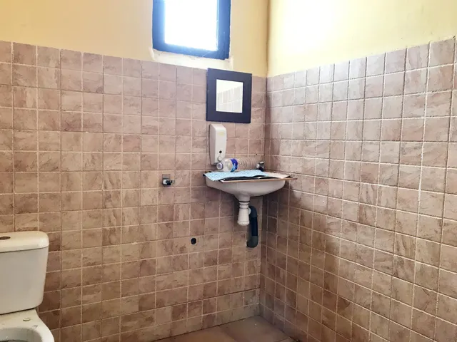 SE VENDEN DOS LOCALES  EN CALLE  CONCEPCION ARENA — 10