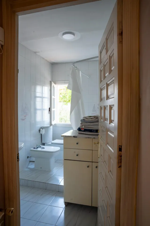SE VENDE CASA INDEPENDIENTE CON PISCINA CON VISTAS EN CORBERA DE LLOBREGAT BARCELONA — 16
