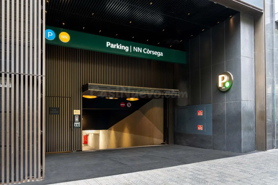 Parking 12m² en alquiler - Eixample