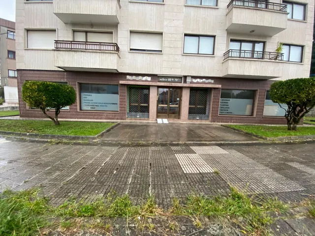 EN VENTA AMPLIO BAJO COMERCIAL ENFRENTE DE LA UNED DE PONTEV - foto 2