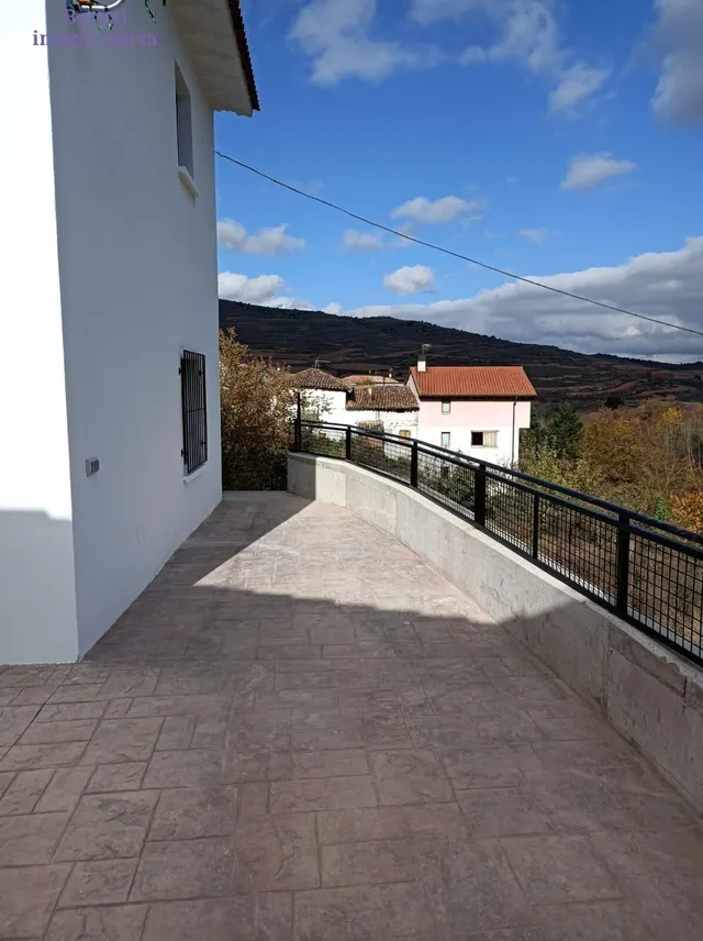 Casa para entrar a vivir de 99 metros  mas 16 metros de bodega con asador  en Matute - La Rioja — 31