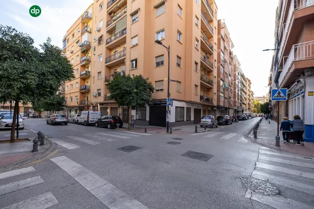 Local comercial de 150 m2 entre Camino de Ronda y Alhamar – doble acceso — 18