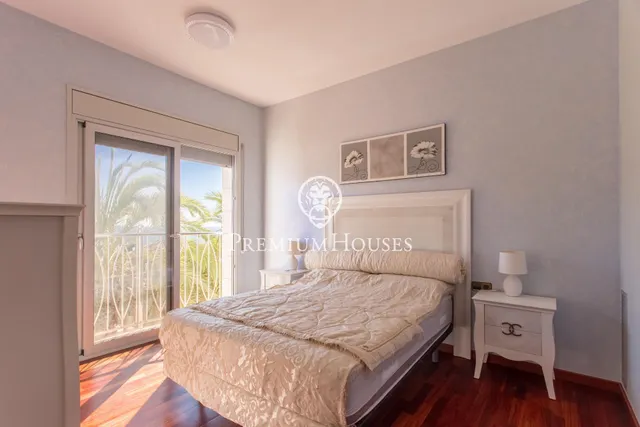 Casa en venta con impresionantes vistas al mar, piscina desbordante y ascensor — 19