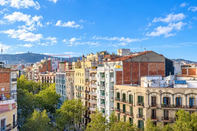 Ático esquinero con terraza de 125m2 y vistas panorámicas a toda Barcelona en sant antoni — 36